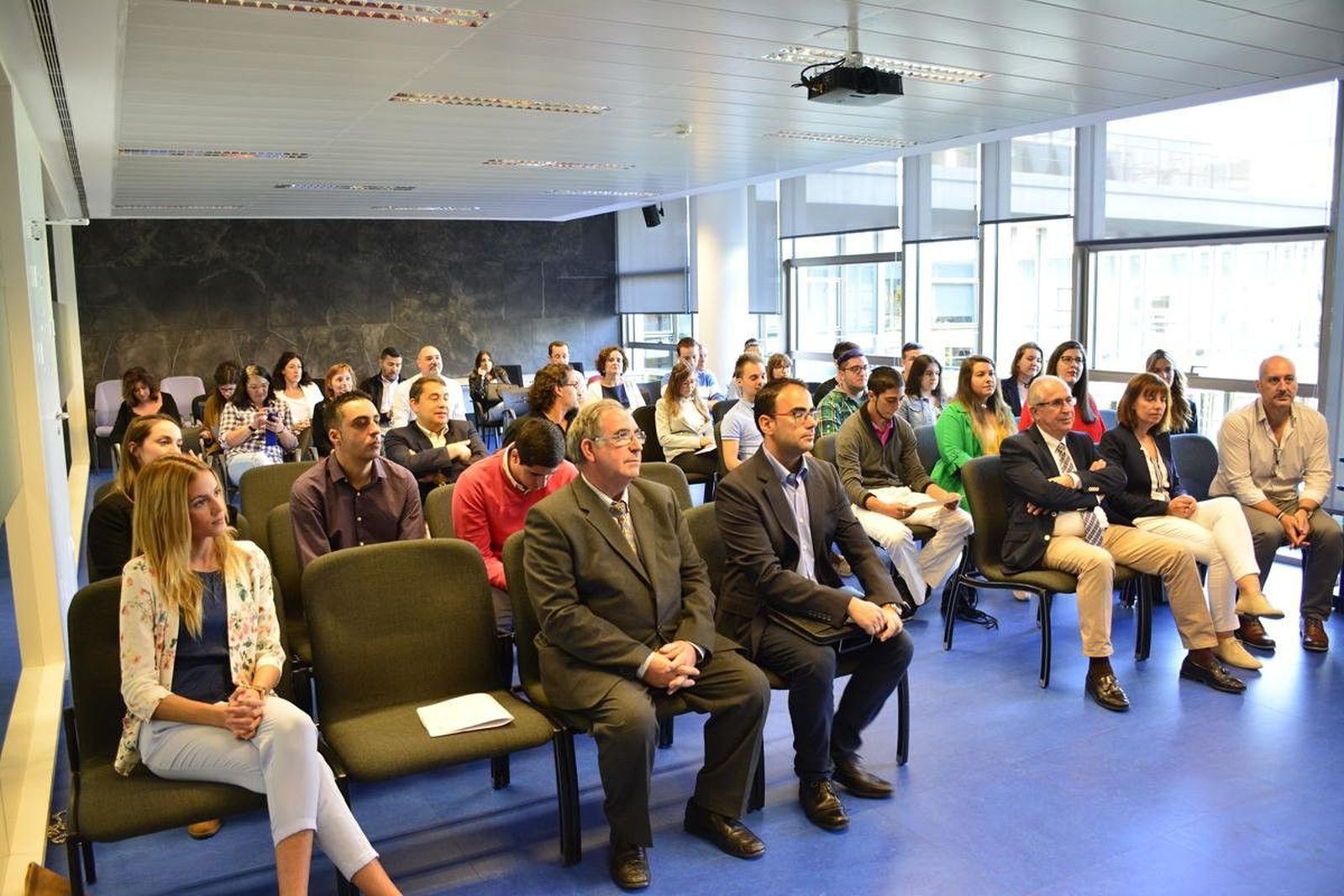 Entrega de diplomas a los alumnos de FP de prácticas en Leroy Merlín