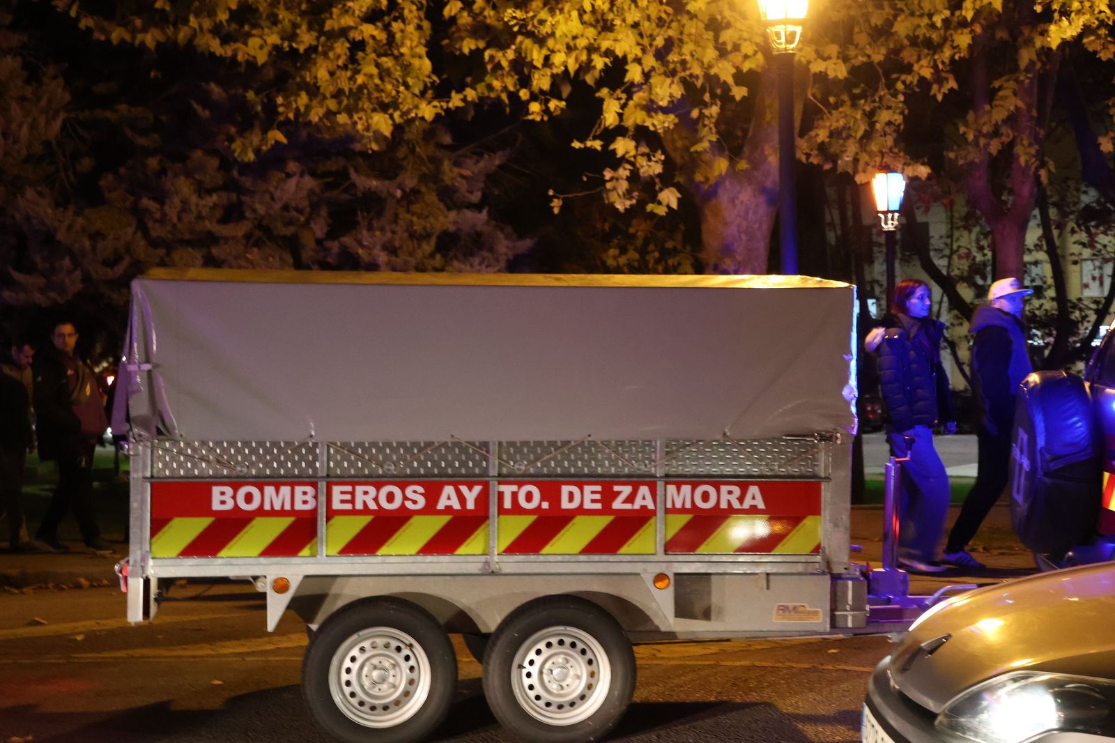 Rescate del ciervo en el Parking de San Martín (26).JPG