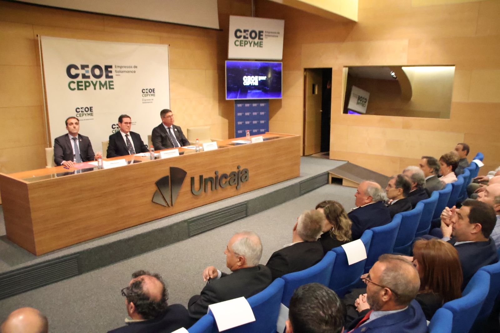 Acto institucional de la unidad empresarial en Salamanca.