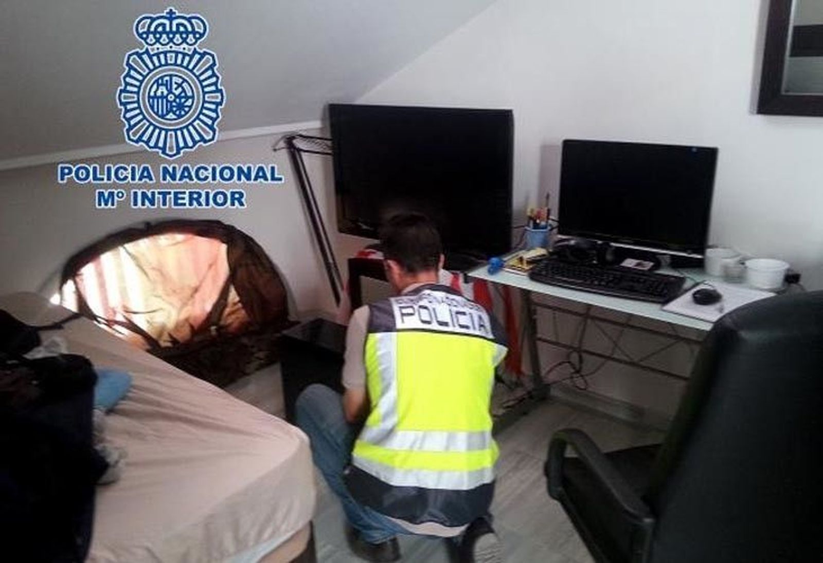 Un detenido en Zamora acusado de ofrecer 2.000 euros a menores cordobesas por vídeos porno Un detenido en Zamora acusado de ofrecer 2.000 euros a menores cordobesas por vídeos porno