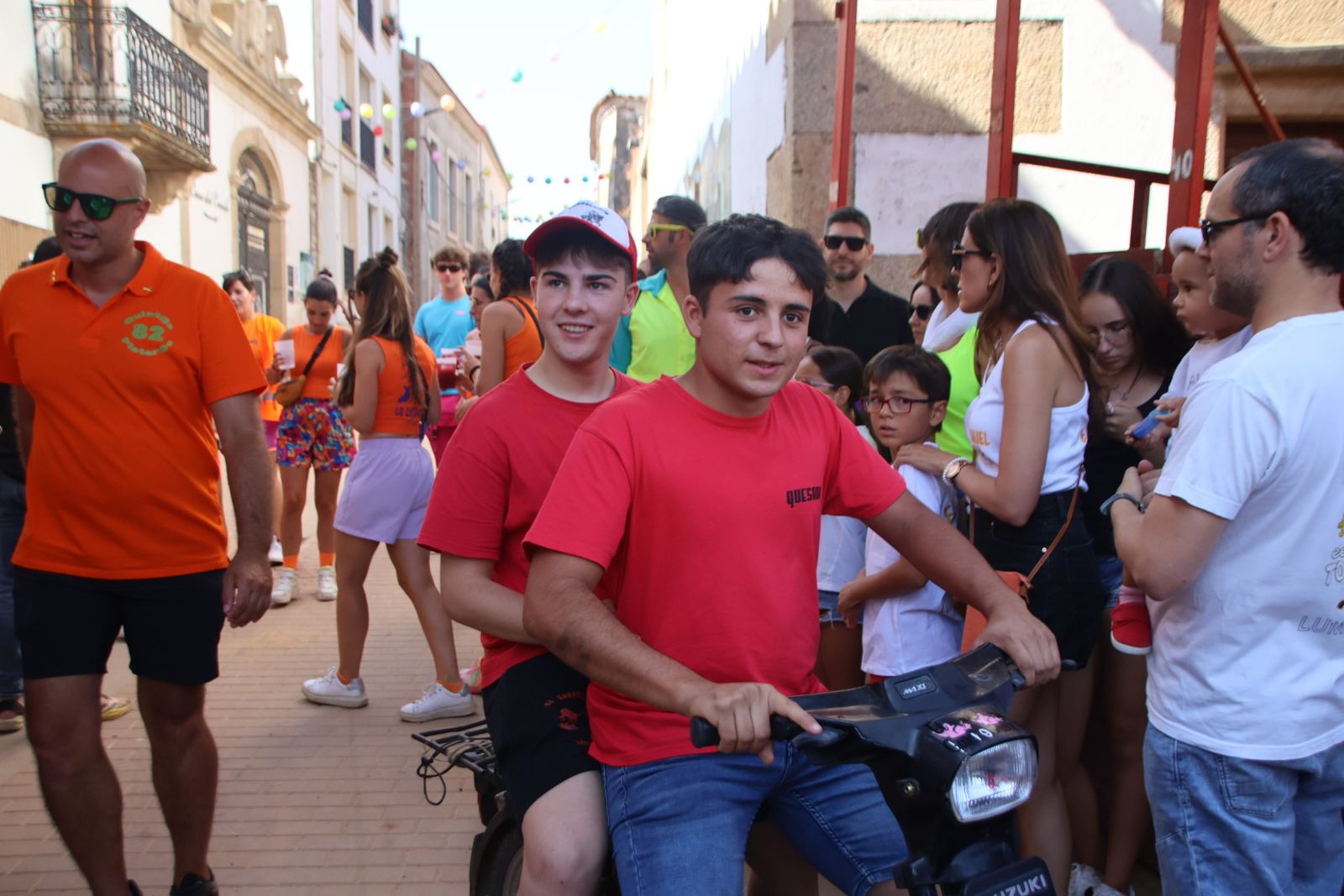 Lumbrales, encuentro de peñas, chupinazo