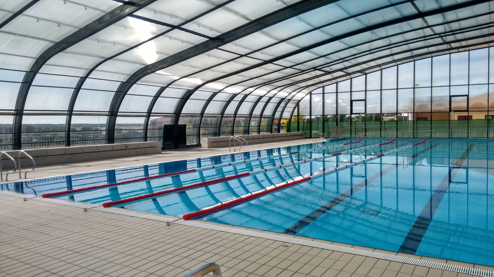 La piscina climatizada de Sardón de los Frailes abre sus puertas