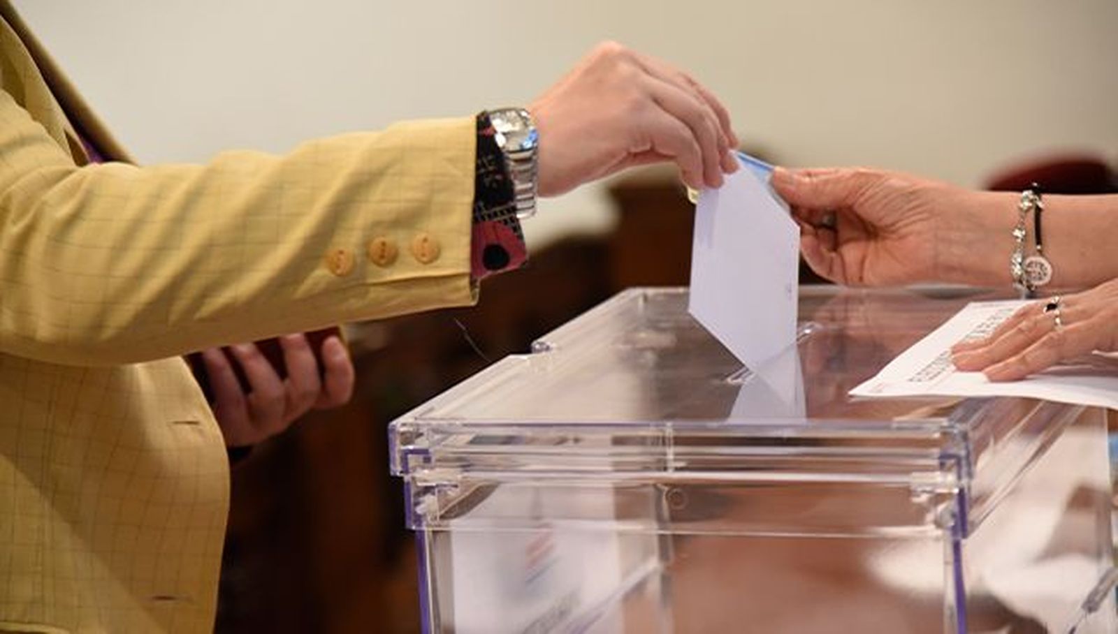 Resultados de las elecciones a decanatos y direcciones de escuela, departamentos, centros de investigación y centros propios. Foto USAL