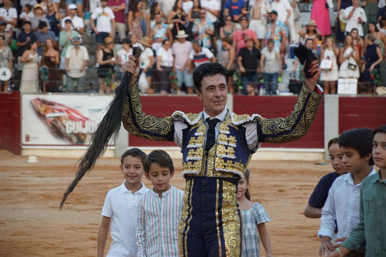 En imágenes la despedida de los ruedos de El Capea en Guijuelo