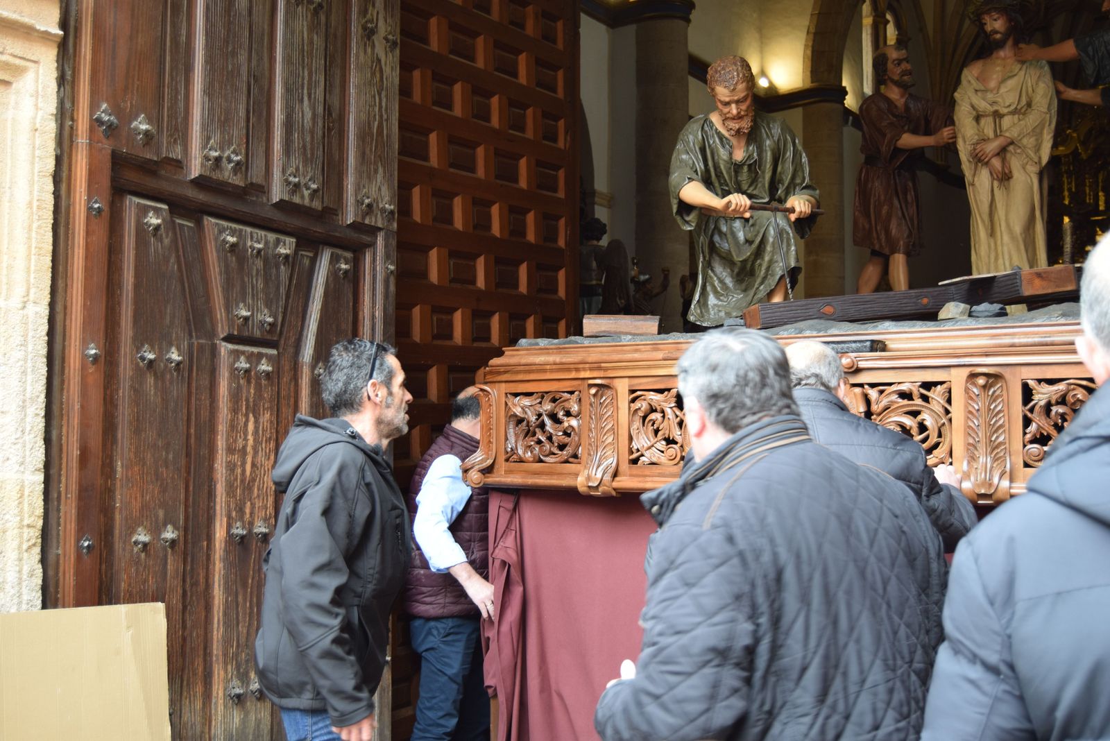 traslado-de-pasos-de-semana-santa-27