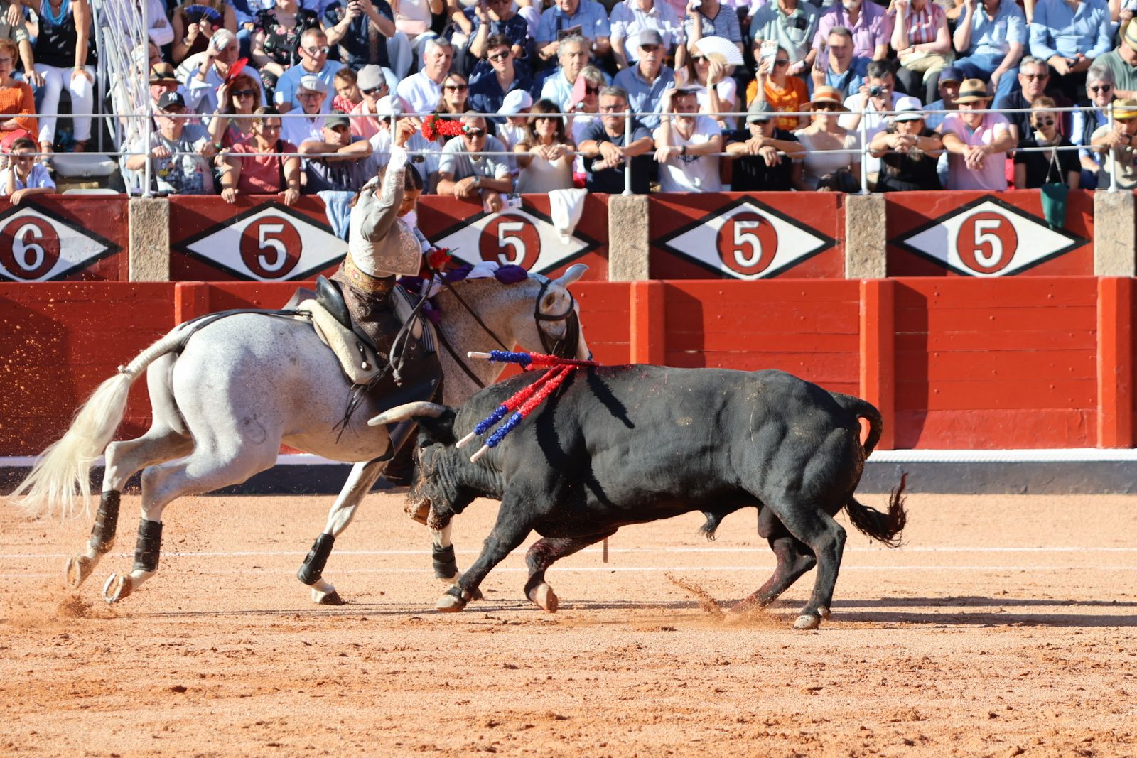 La Glorieta revive el aroma de la feria taurina con el primer festejo: Lea Vicens, Raquel Martín y Olga Casado
