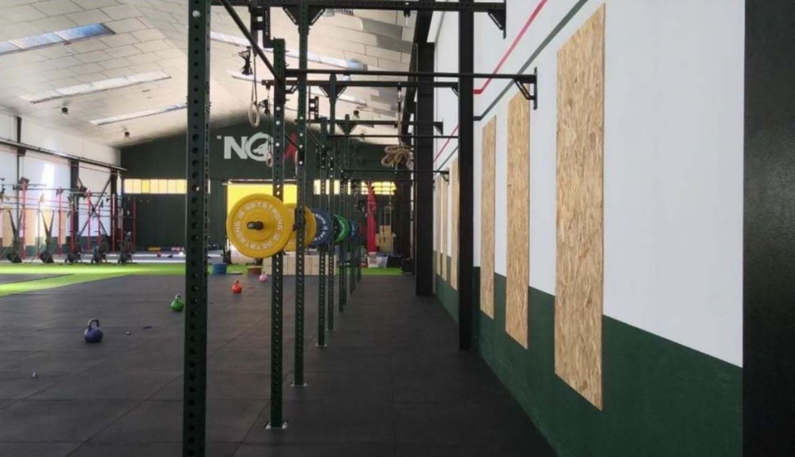 Zona exclusiva para Open Box. Si quieres entrenar a tu ritmo, sin tener que estar guiado por un coach tendrás un espacio dedicado para ello Zona exclusiva para Open Box. Si quieres entrenar a tu ritmo, sin tener que estar guiado por un coach tendrás un espacio dedicado para ello