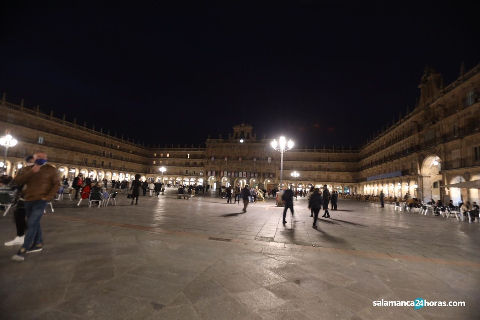 La Plaza Mayor y otros nueve monumentos más de la ciudad, a oscuras por la 'Hora del Planeta'