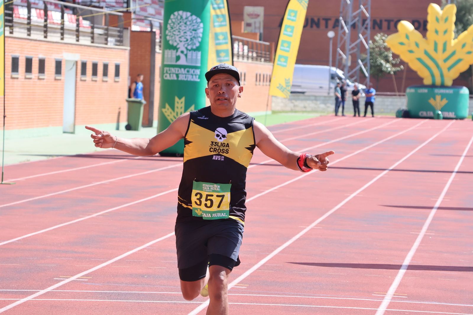 GALERÍA | Revive en imágenes la llegada a meta de los atletas en la Media Maratón de Zamora