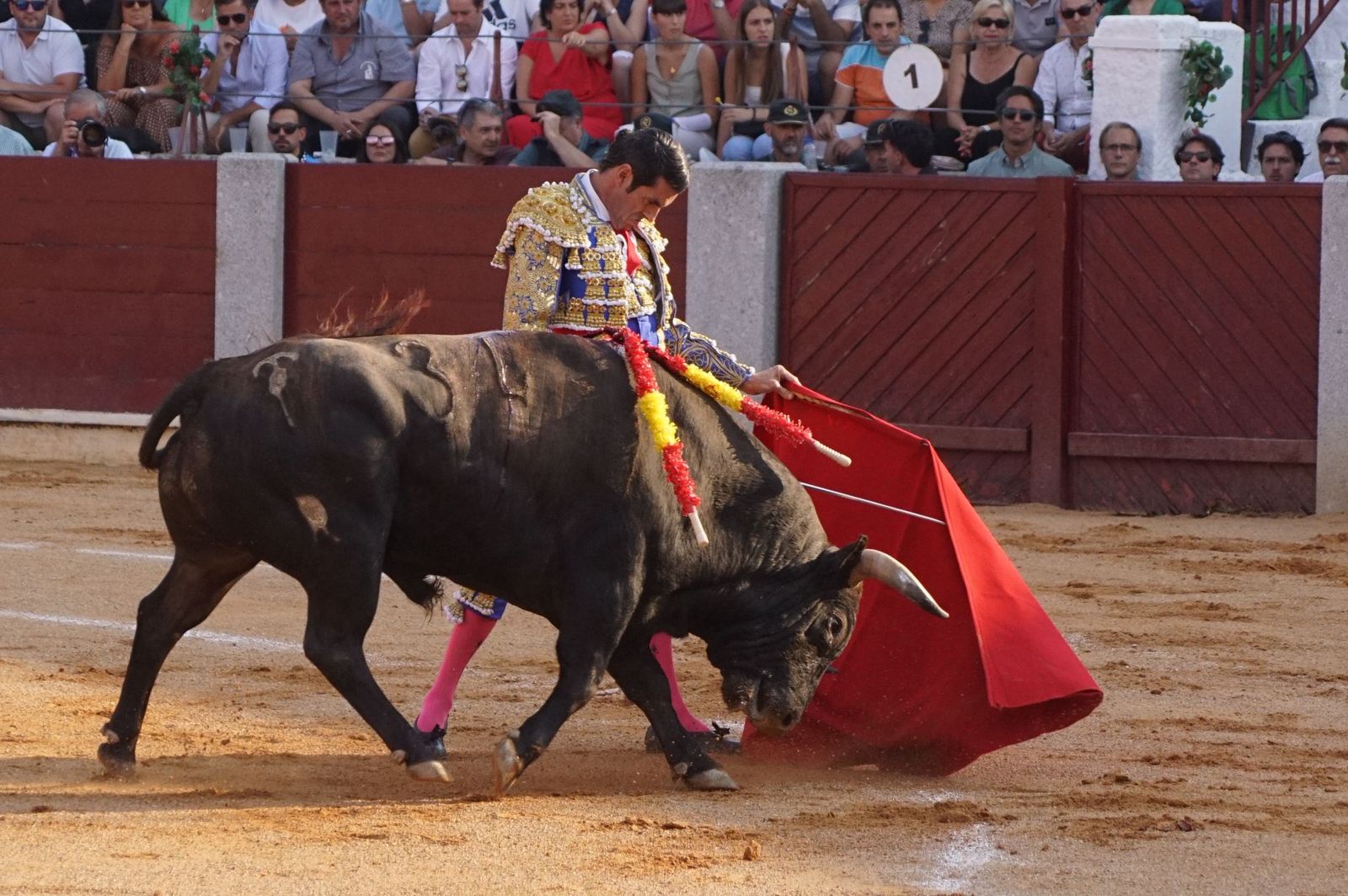 : Emilio de Justo y Diosleguarde cierran en hombros una feria de Guijuelo marcada por las despedidas de El Capea y Javier Castaño