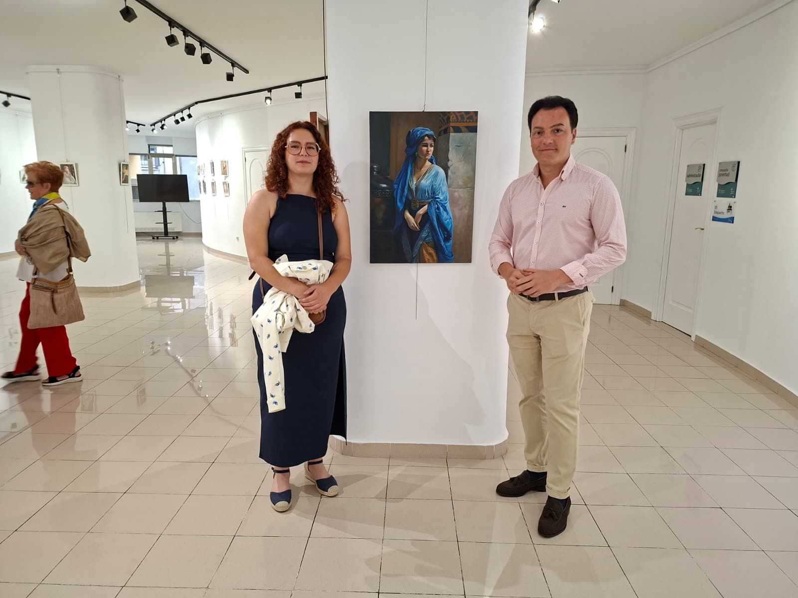 Pedro Martínez inaugura la exposición del Espacio Joven