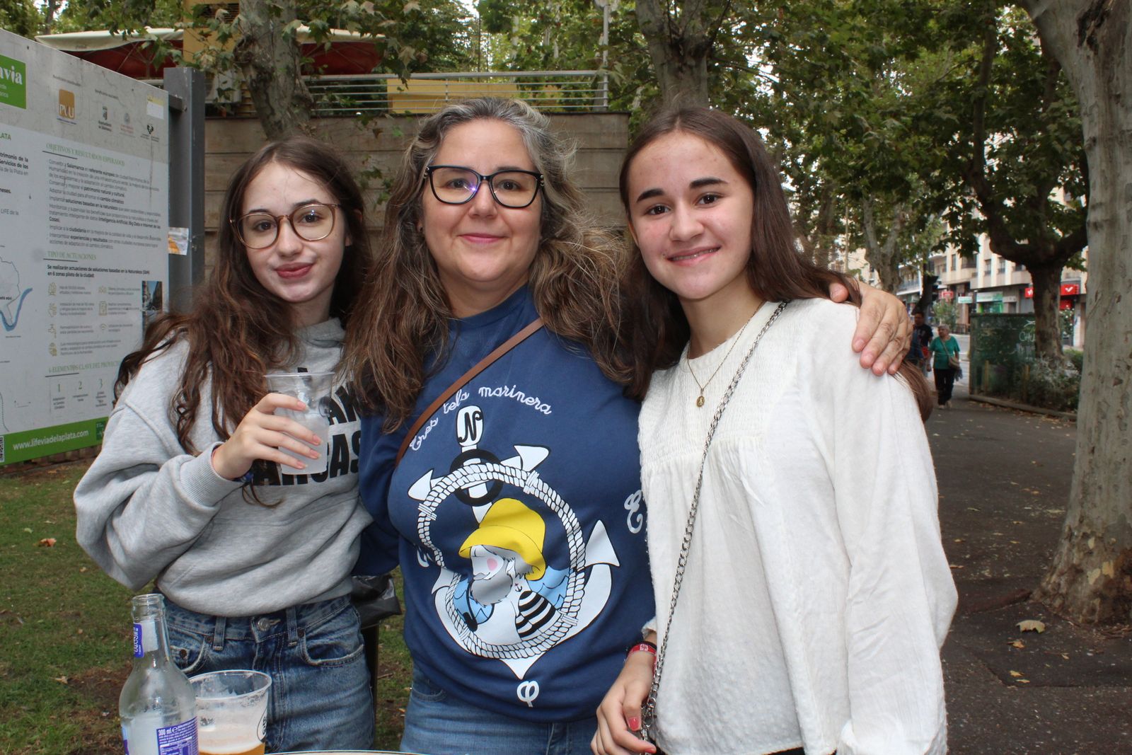 Ambiente en la Feria de Día en el mediodía de este lunes