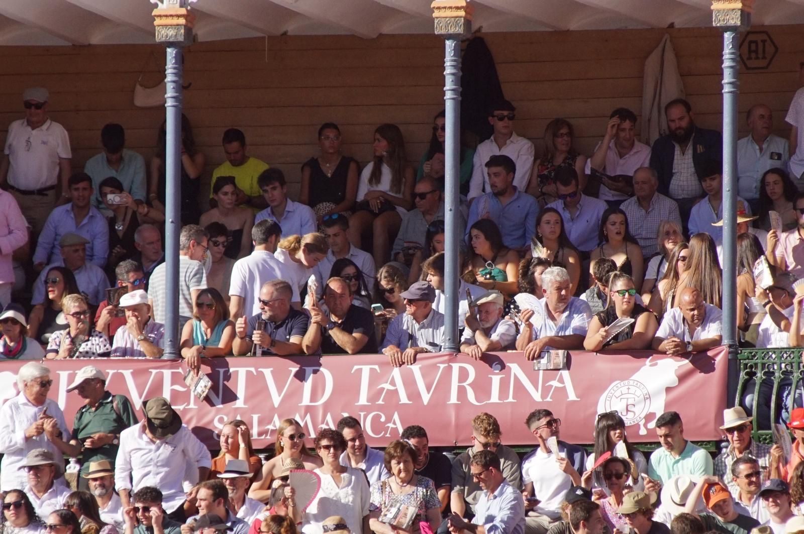 Así ha vivido la afición de La Glorieta el primer cartel de figuras de la feria: imágenes del ambiente en los tendidos y en el patio de cuadrillas