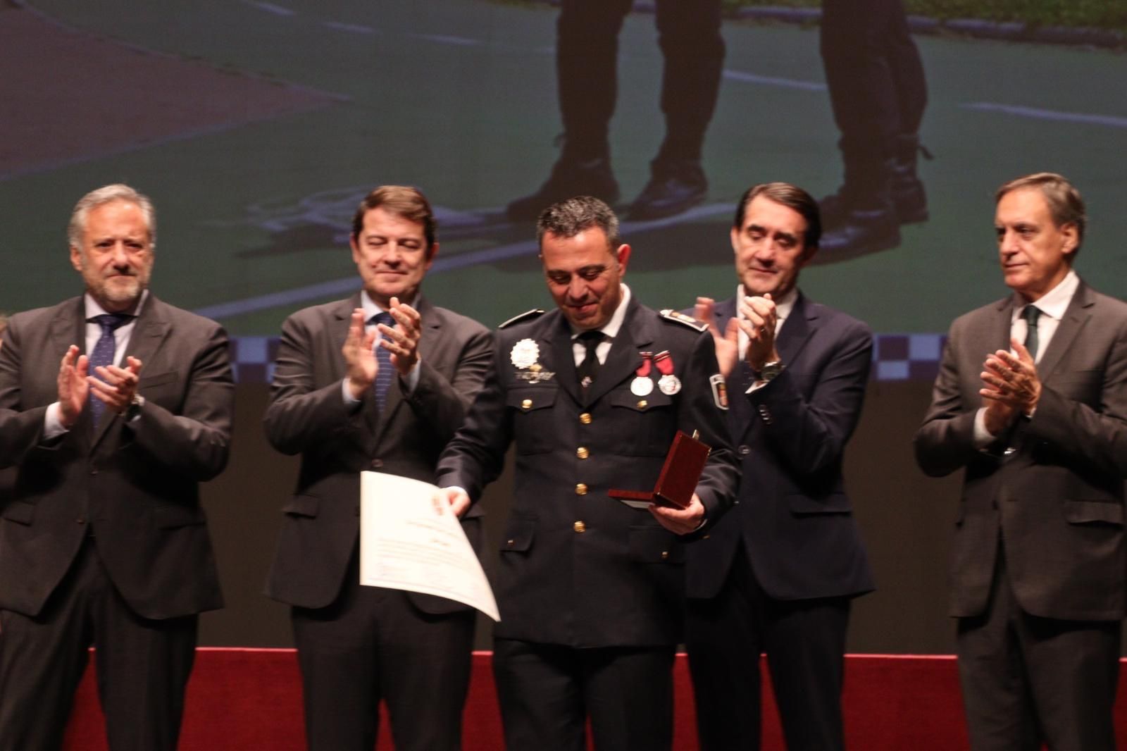 El agente de la Policía Municipal de Benavente que fue condecorado recientemente