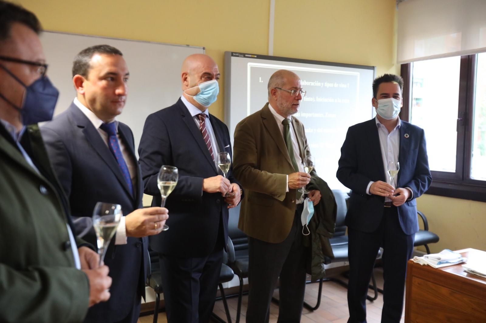 El vicepresidente, portavoz y consejero de Transparencia, Ordenación del Territorio y Acción Exterior, Francisco Igea, visita el centro de Referencia Nacional de Formación Profesional Ocupacional (11)
