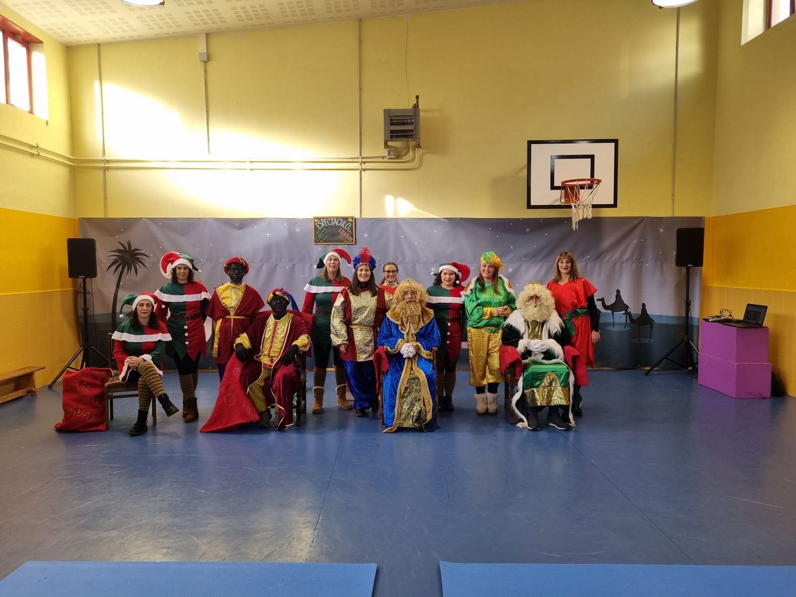 visita-de-los-reyes-magos-al-ceip-sancho-ii-3