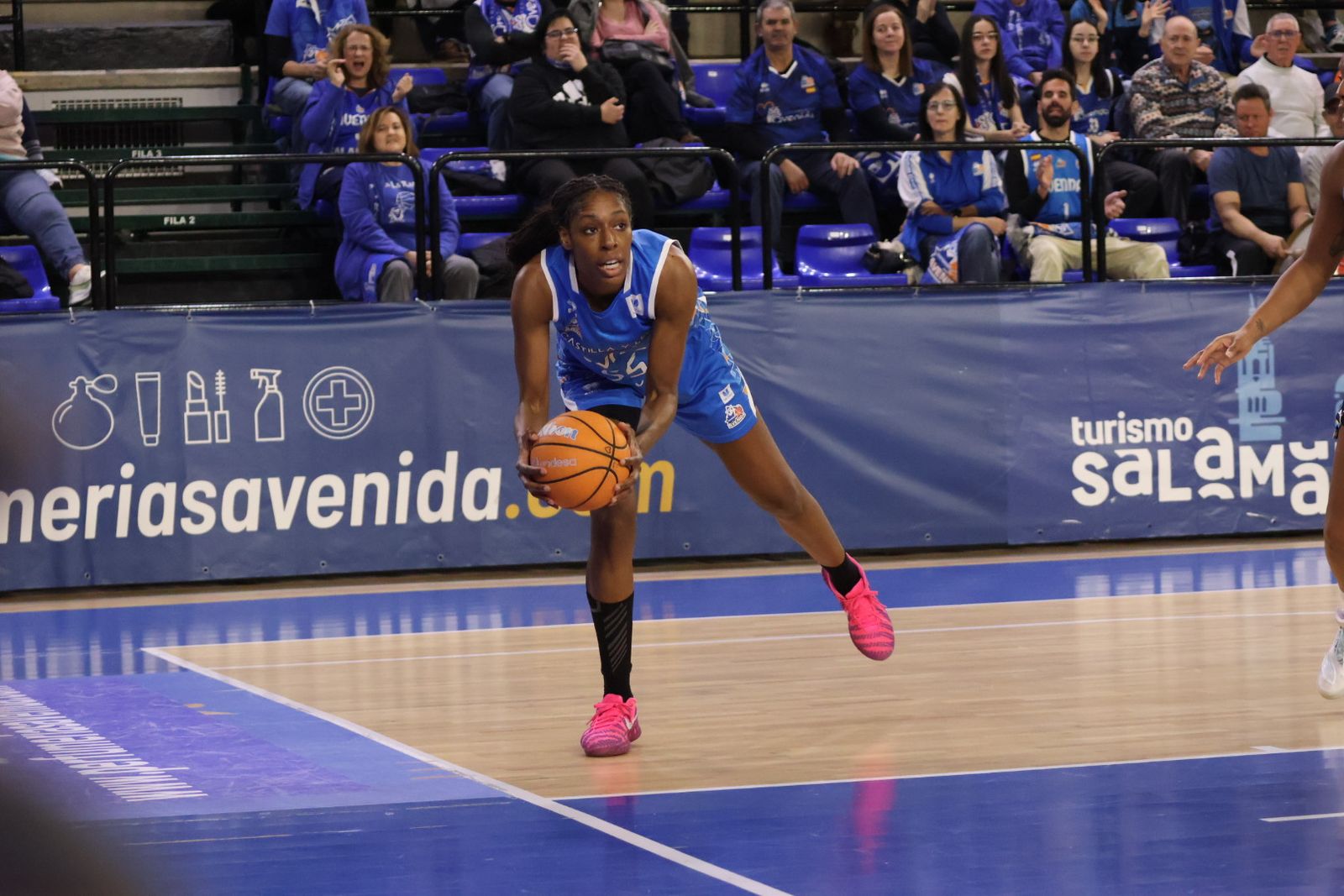 Perfumerías Avenida – Estudiantes