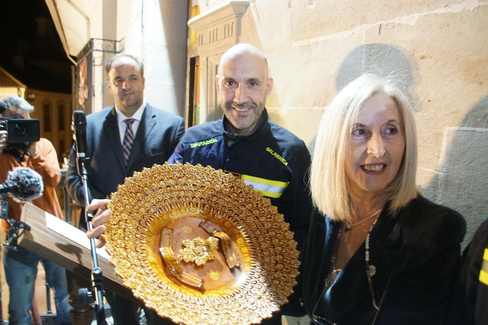 Los Bomberos de la Diputación dan voz al pregón de las fiestas de Alba de Tormes