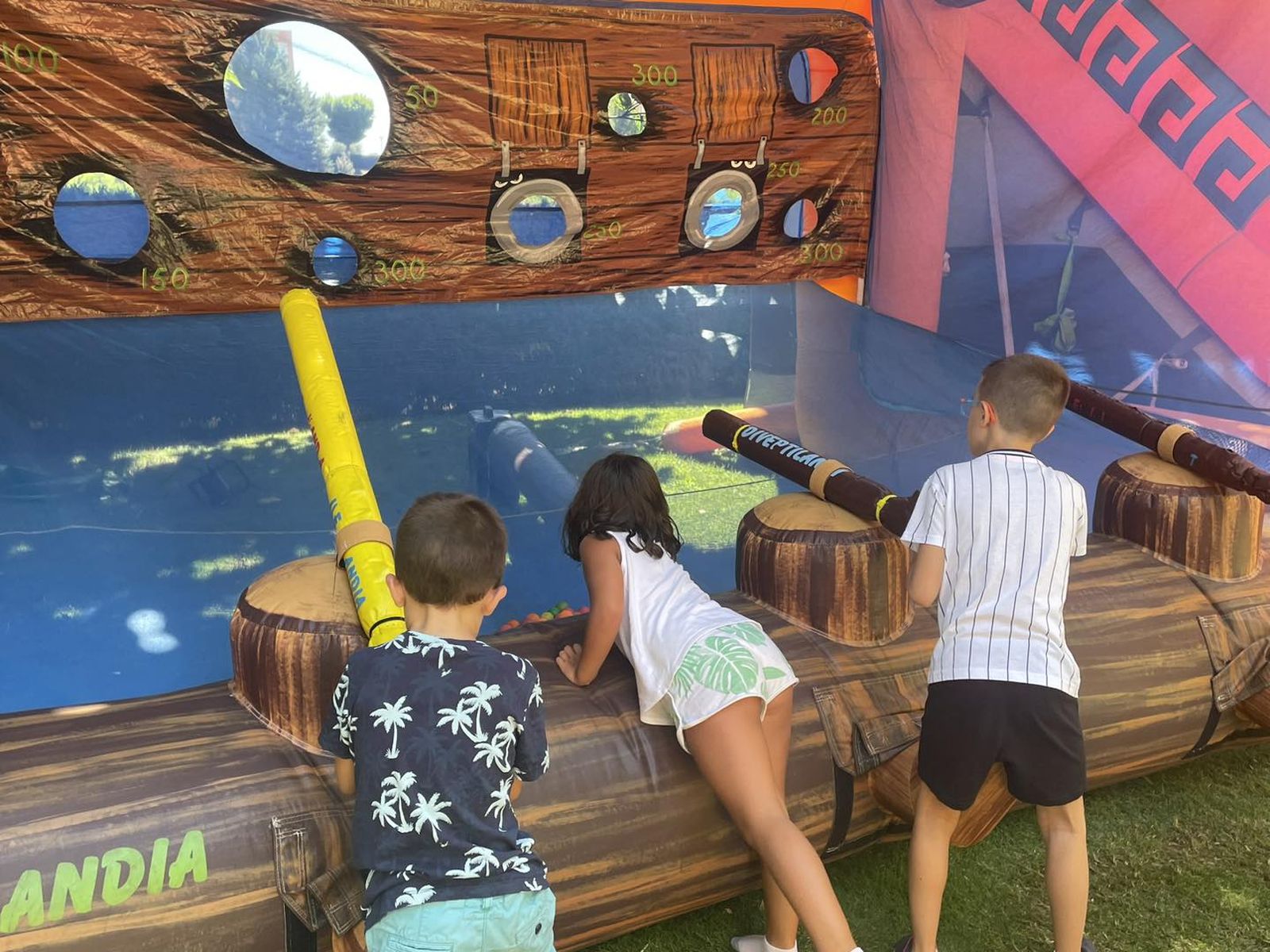 hinchables-en-carbajosa-foto-via-facebook-ayuntamiento-de-carbajosa-5