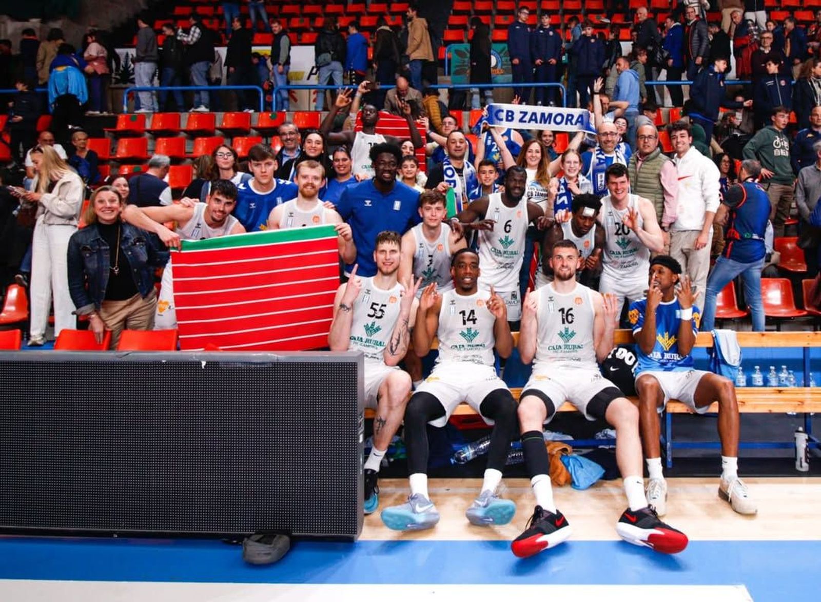 El CB Zamora certifica su permanencia en Primera FEB. FOTO: CB Zamora RRSS