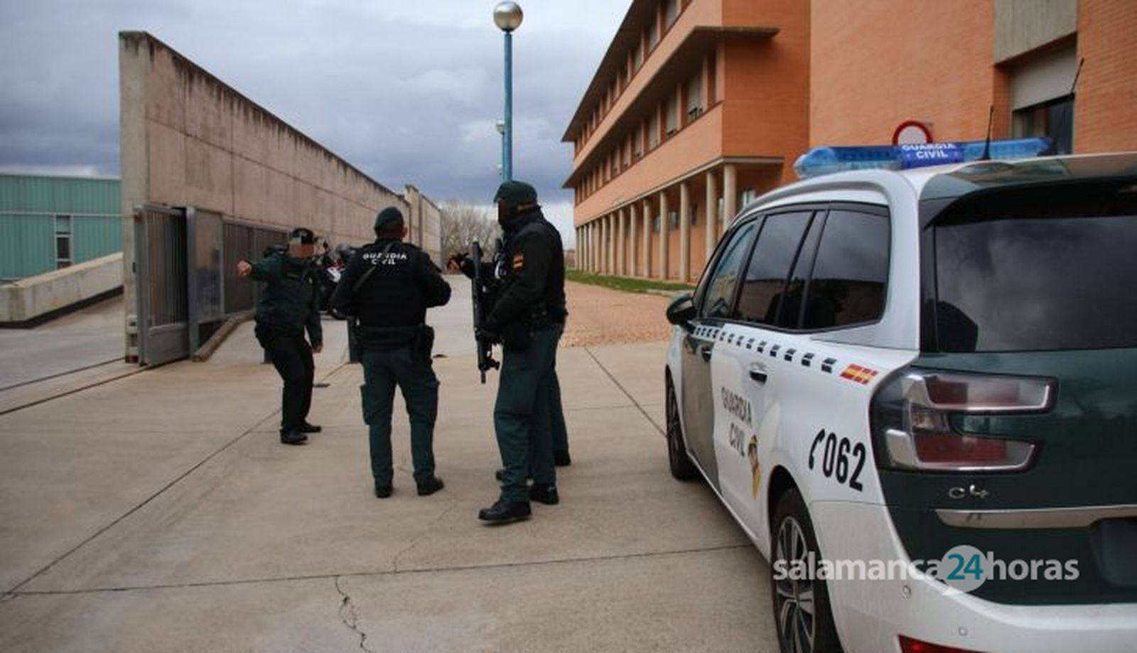 Gran despliegue policial para buscar a un preso fugado en el hospital de Salamanca 