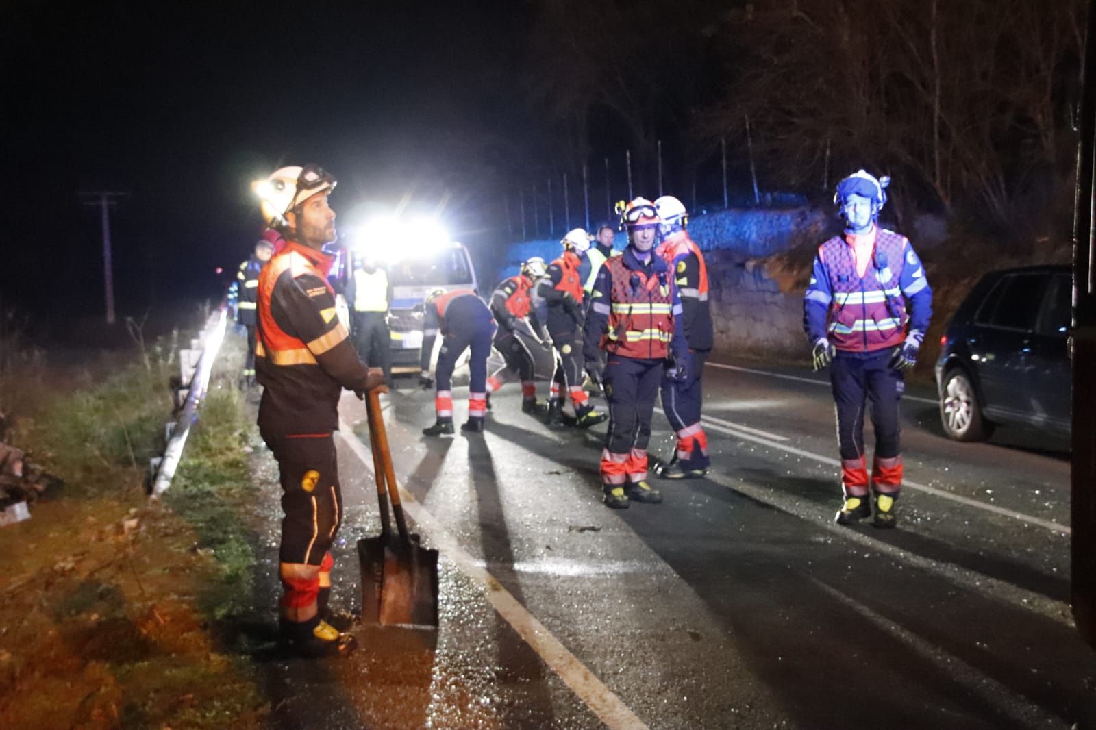 grave-accidente-en-la-carretera-de-aldealengua-con-un-coche-volcado-5