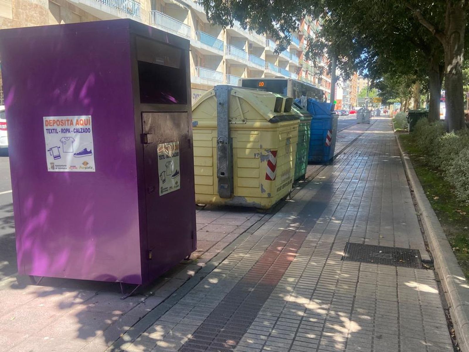 Contenedores en la avenida de Comuneros