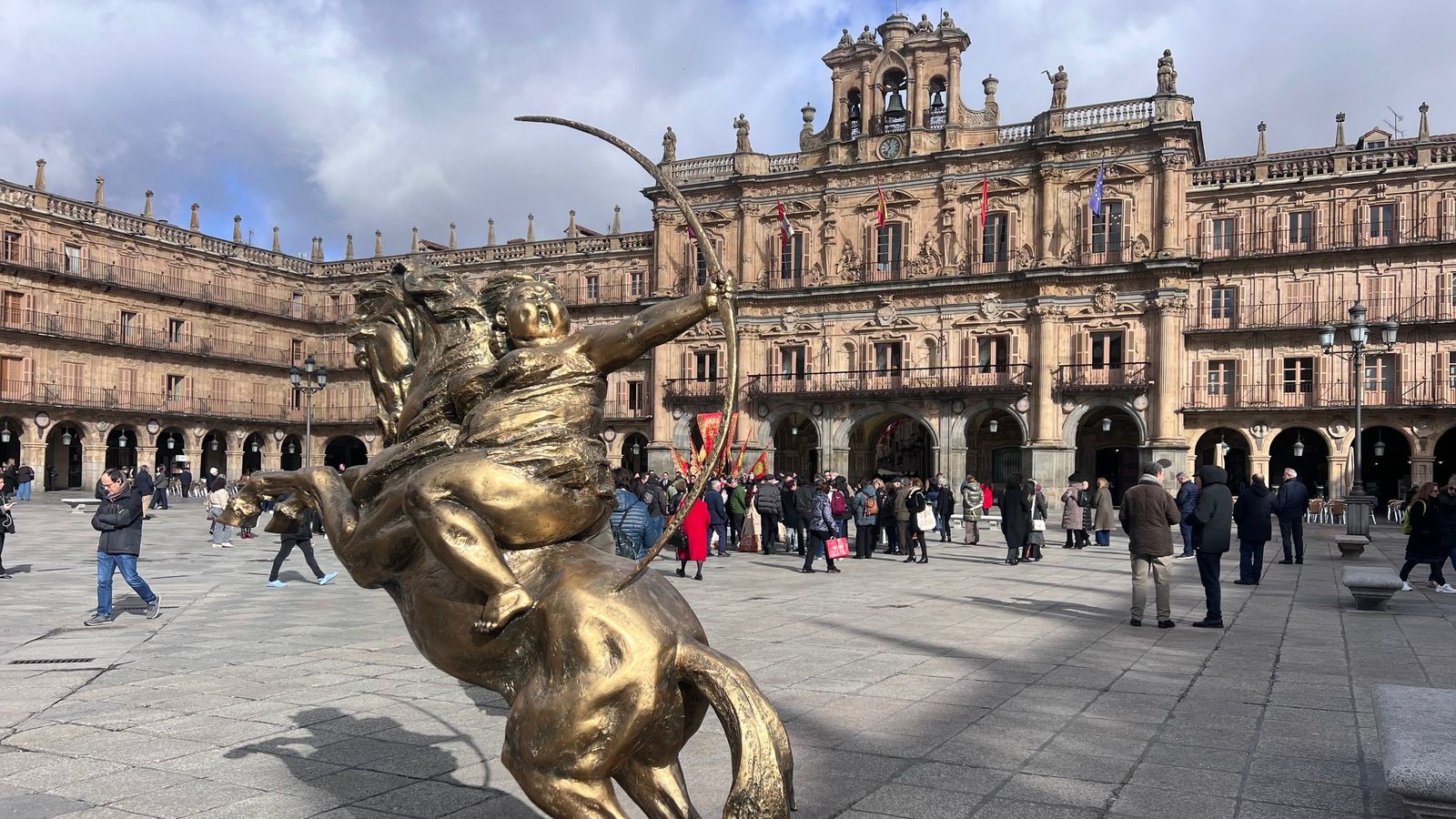 Escultura año del Caballo de Fuego