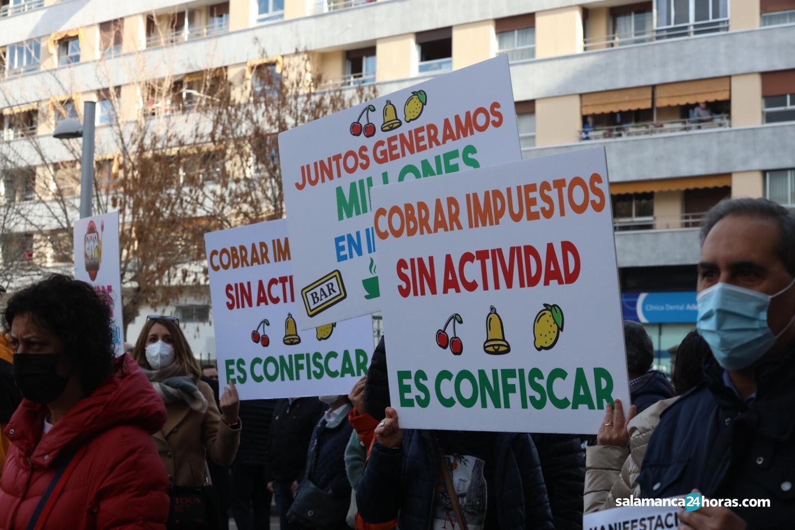 Manifestacion de autónomos en Salamanca con representantes del sector del juego
