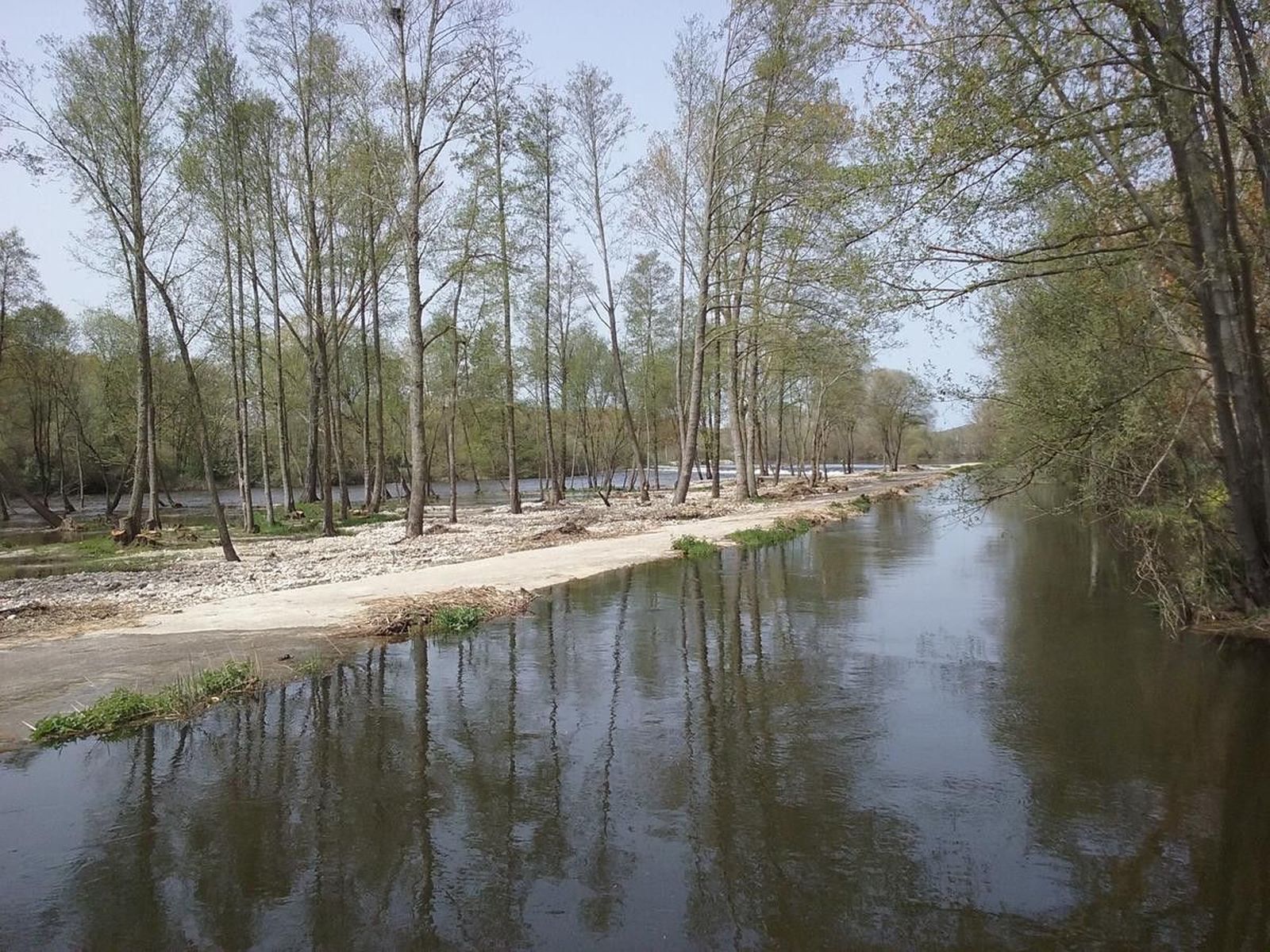 Rio tormes   siete iglesias (Copy)