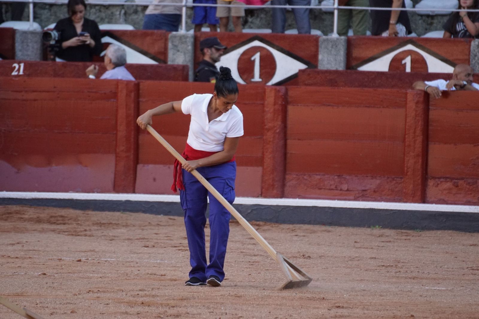 Así se ha vivido la primera corrida de la feria 2025 en La Glorieta: imágenes del ambiente en los tendidos y en el patio de cuadrillas
