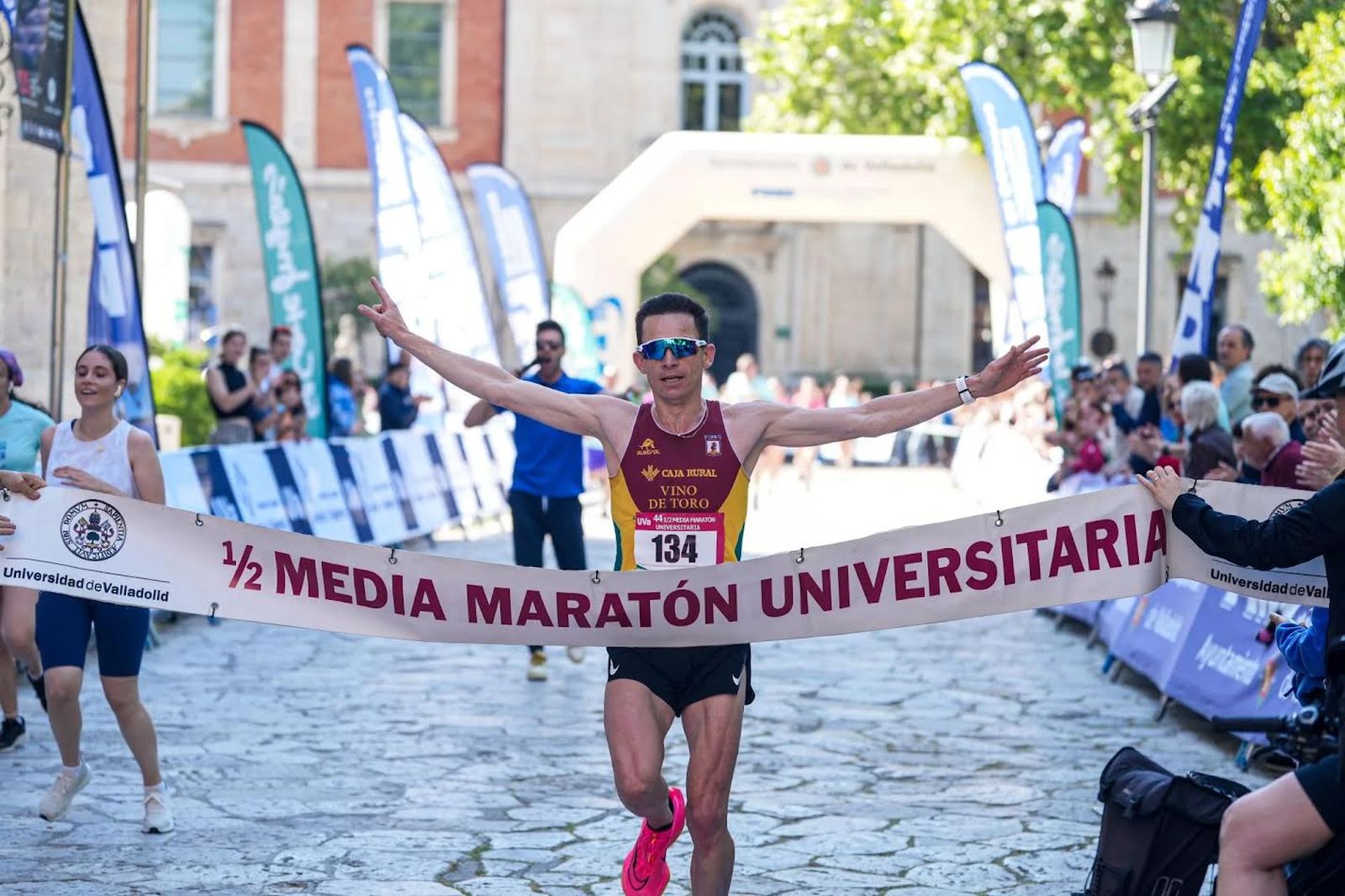 Vino Toro Caja Rural