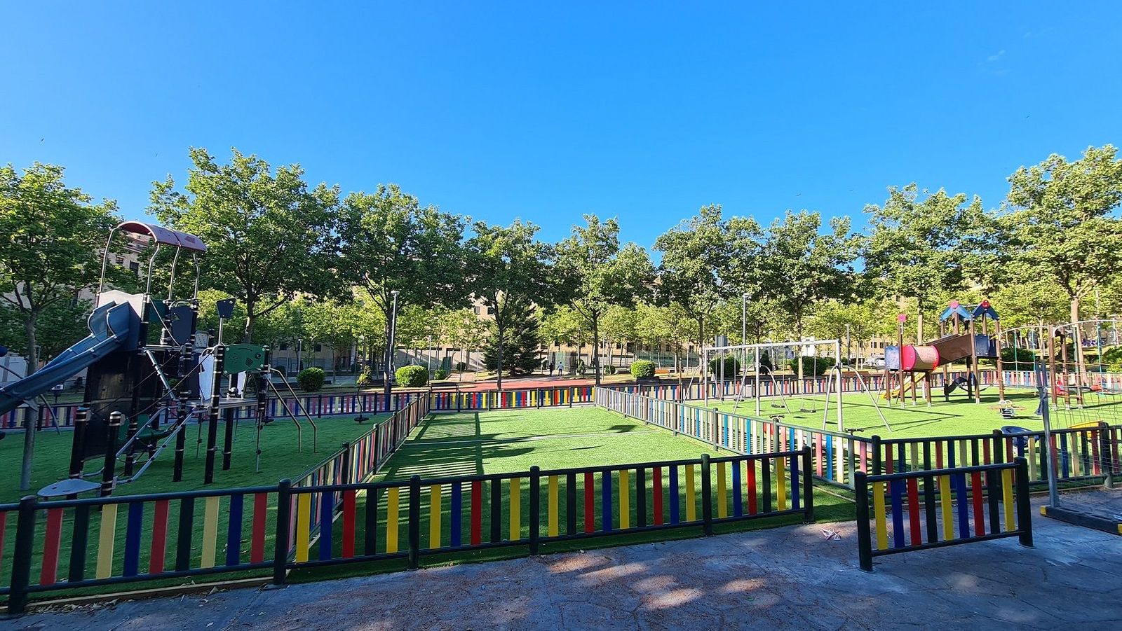 Plaza de Burgos juegos infantiles