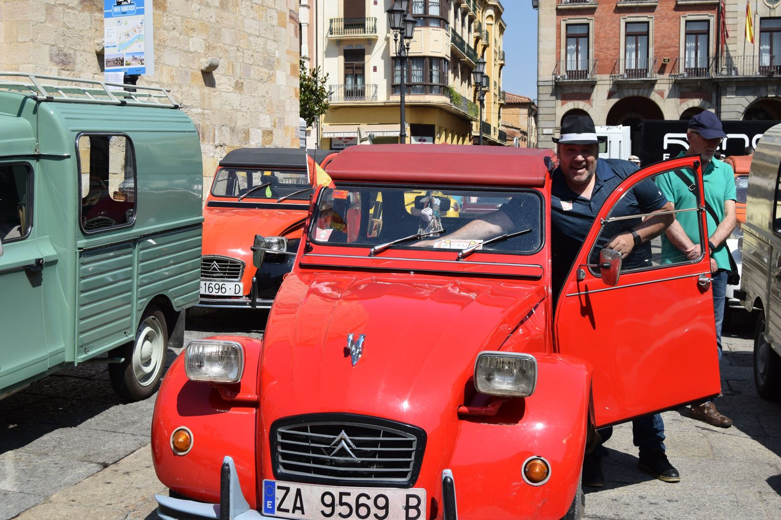 xxi-concentracion-internacional-de-citroeen-2cv-y-clasicos-34