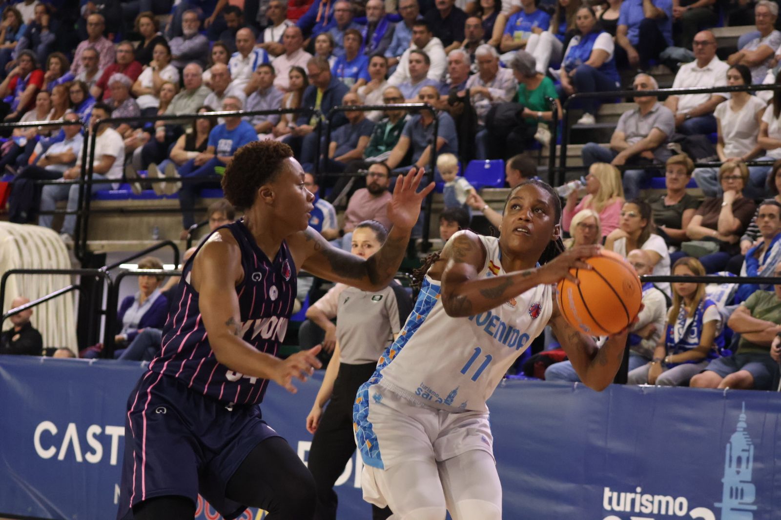 Perfumerías Avenida - Nyon Basket