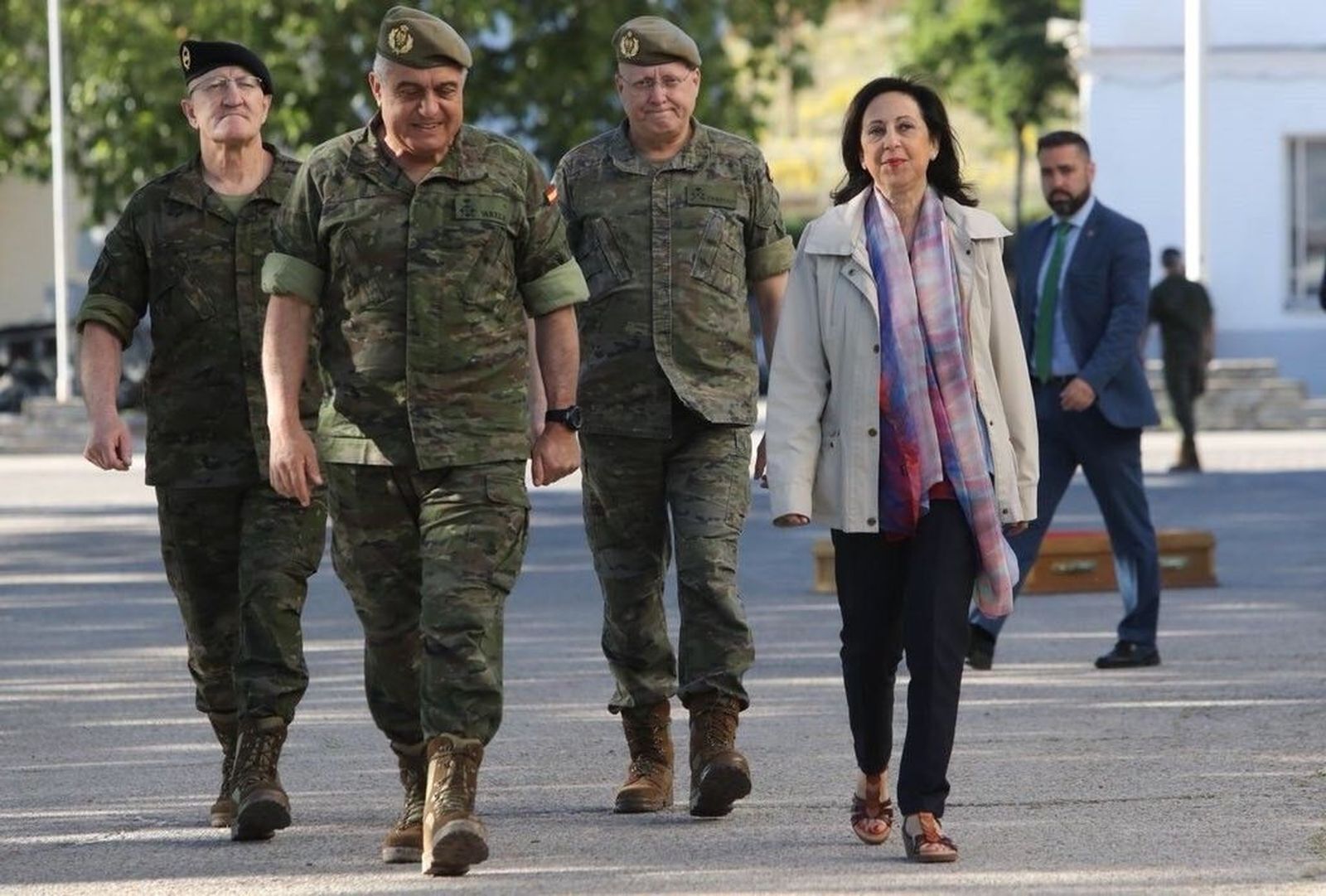La ministra de Defensa, Margarita Robles, junto al Jefe de Estado Mayor del Ejército de Tierra (JEME), general Varela Salas La ministra de Defensa, Margarita Robles, junto al Jefe de Estado Mayor del Ejército de Tierra (JEME), general Varela Salas