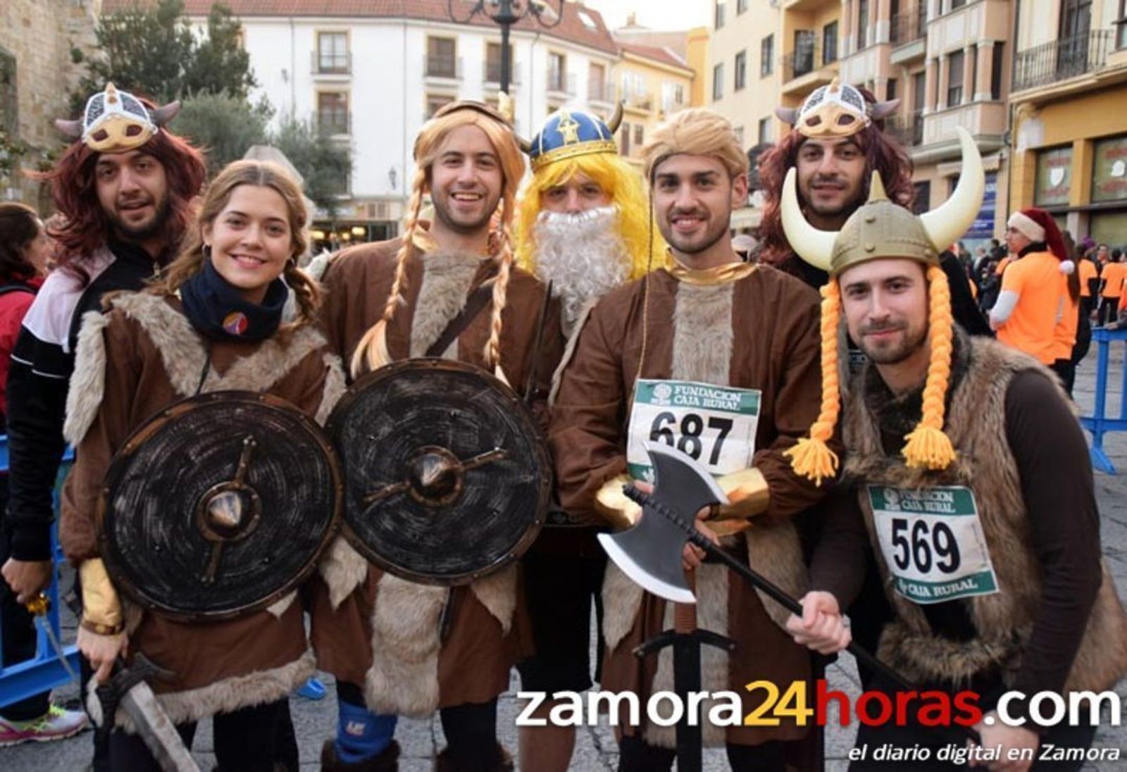 Los disfraces, otra tradición que se cumple en la San Silvestre