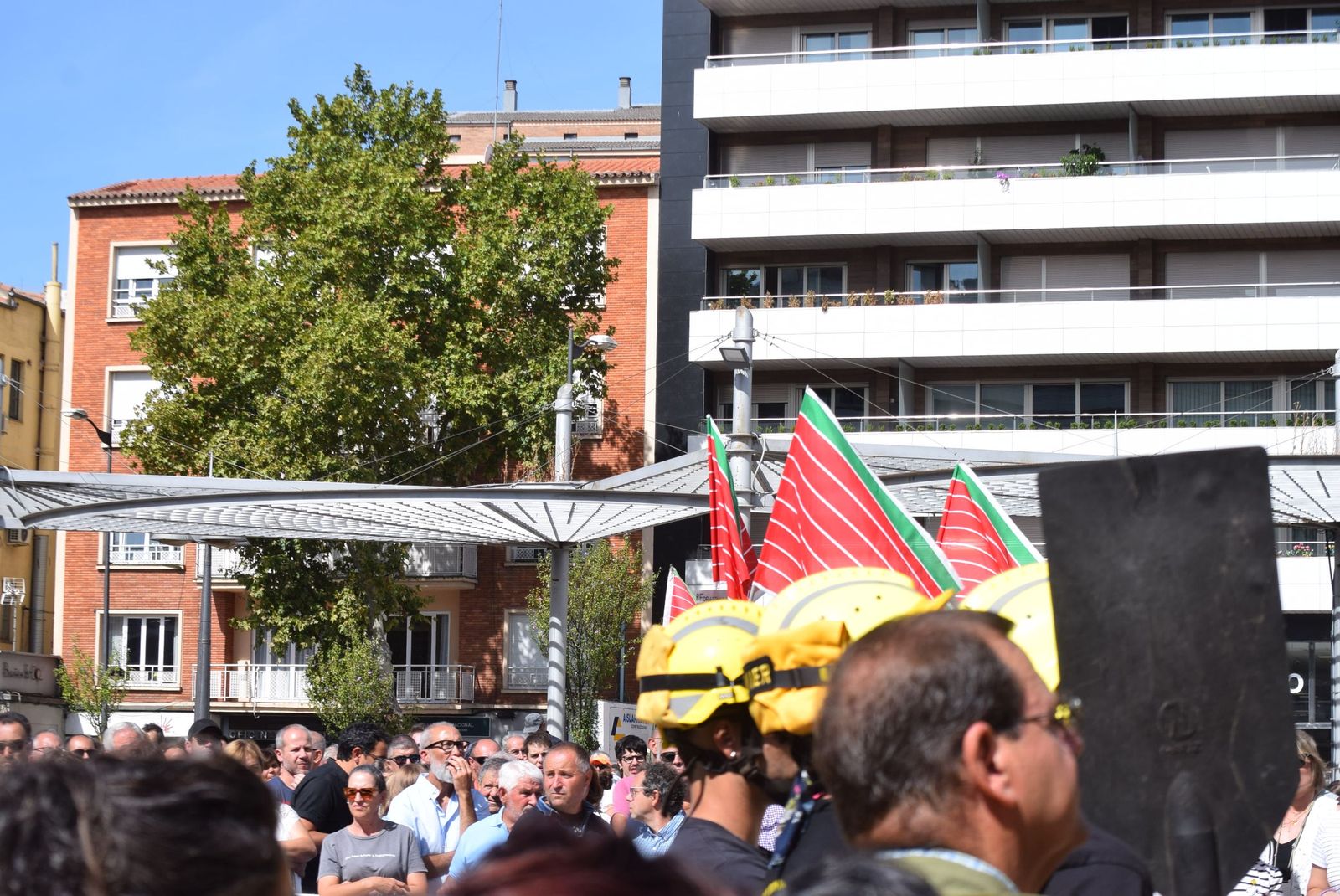 Concentración para reclamar "respeto y justicia" para Zamora tras los incendios