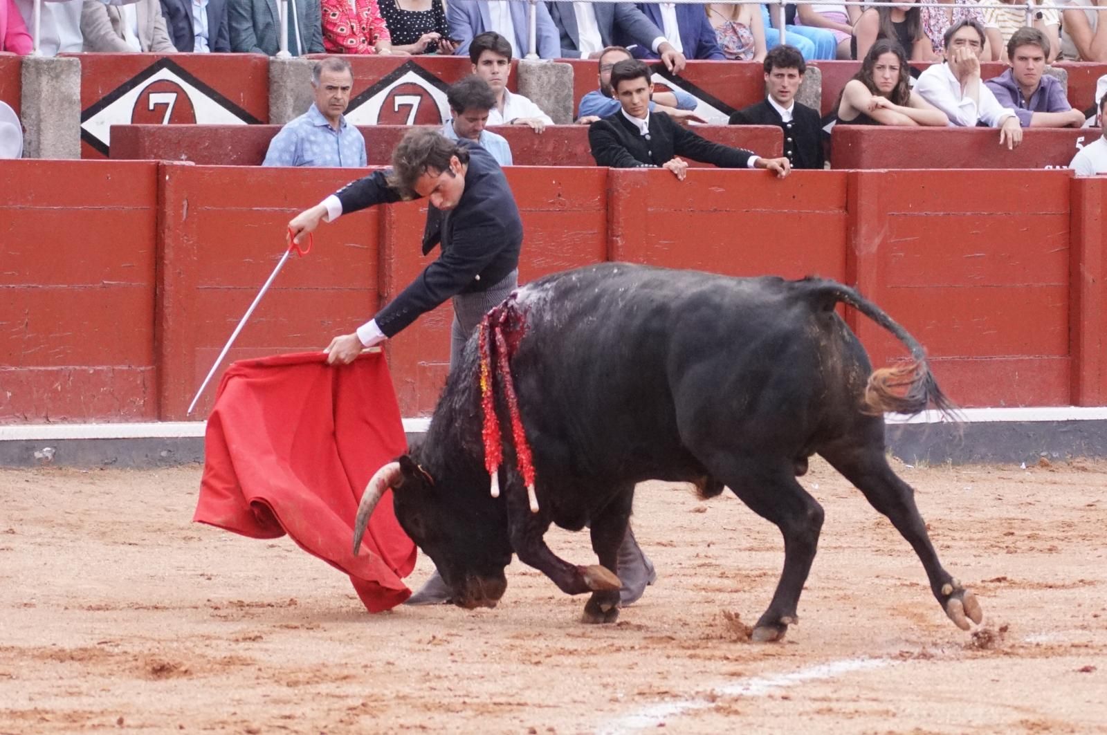 whatsapp-image-2025-06-12-at-21-25-07-1