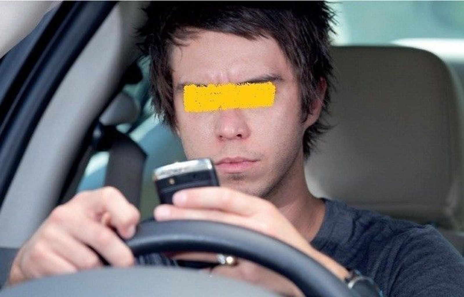 La Policía Local intensificará los controles sobre el uso del móvil en los conductores