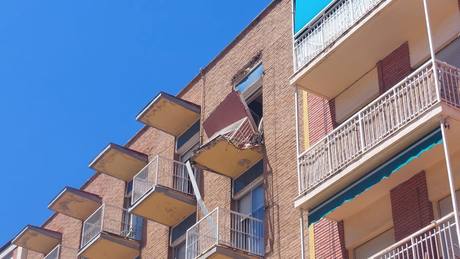 GALERÍA | Se mantiene el despliegue en Pablo Morillo por peligro de desprendimientos