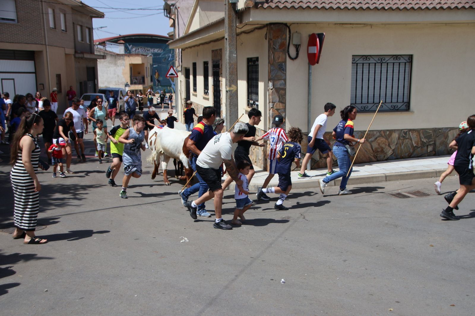Castellanos de Villiquera, encierro infantil