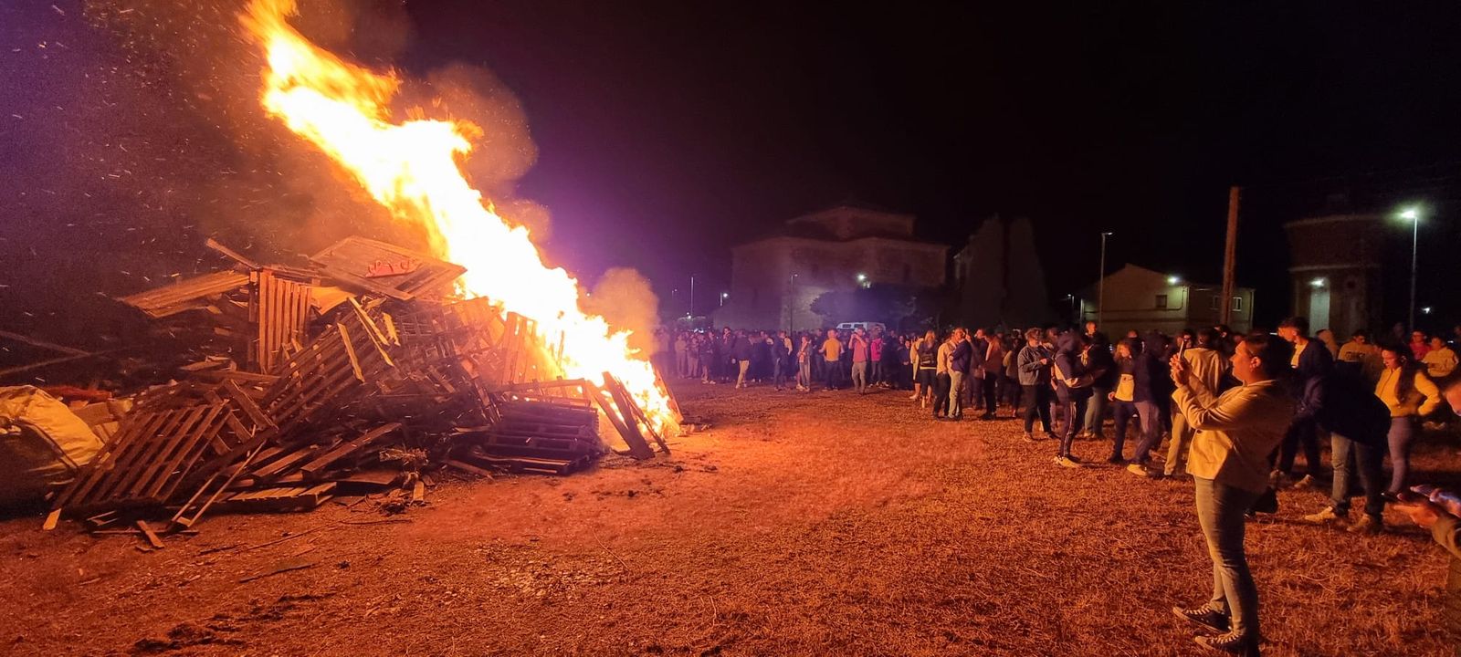 Primer día de fiestas en Pelabravo