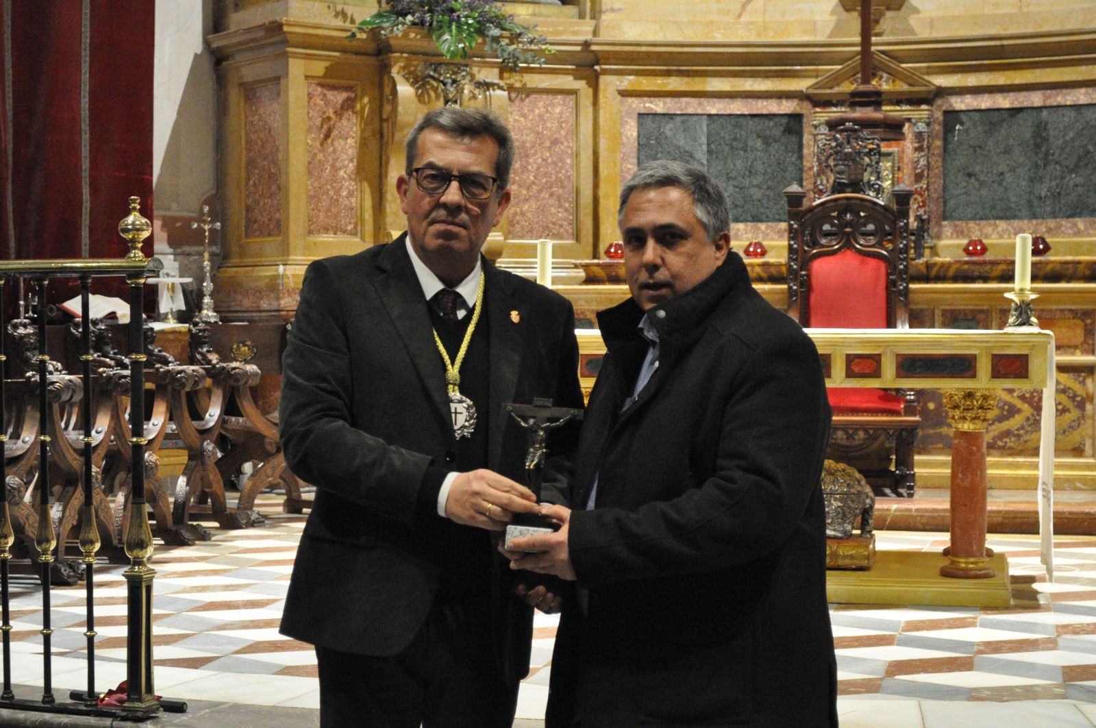 entrada-de-nuevos-hermanos-y-reconocimiento-a-mayordomos-de-la-cofradia-del-silencio-2023-18