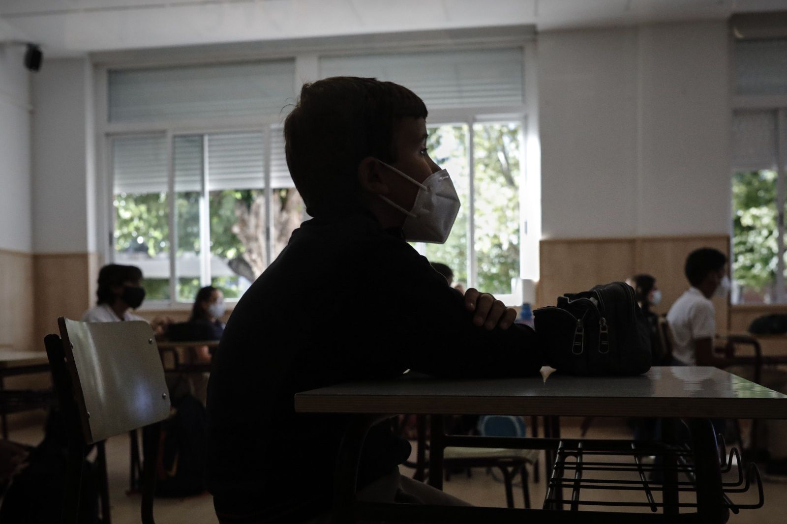 Un niño con mascarilla en un aula. EP Un niño con mascarilla en un aula. EP