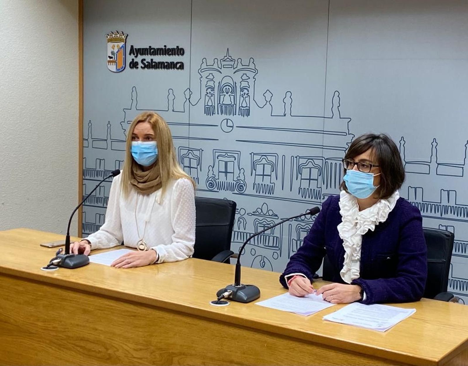 Foto. R.P Erica y María Jesús. Mociones