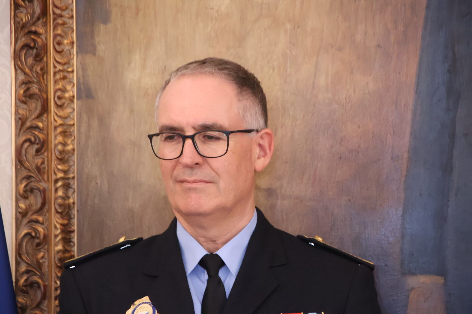 El alcalde de Salamanca, Carlos García Carbayo, recibe miembros y antiguos  miembros de la Escolta de Gran Gala de la Policía Local