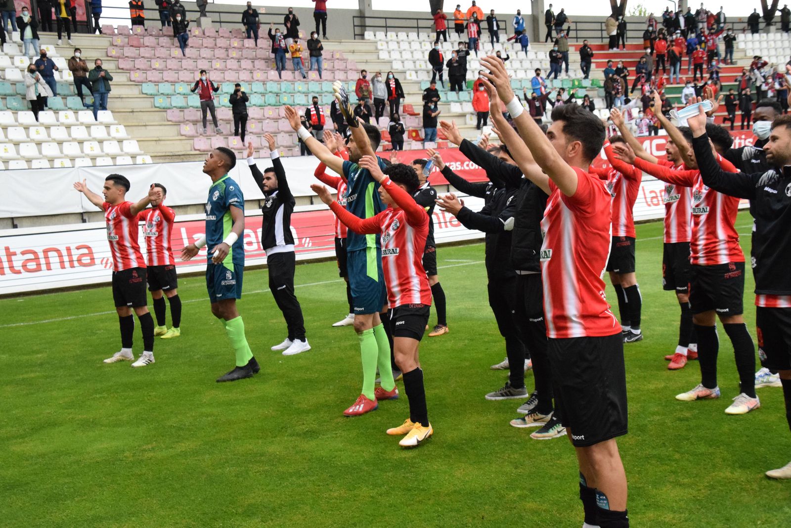 Debate abierto por el salario mínimo en los equipos de Primera RFEF para la temporada 21/22