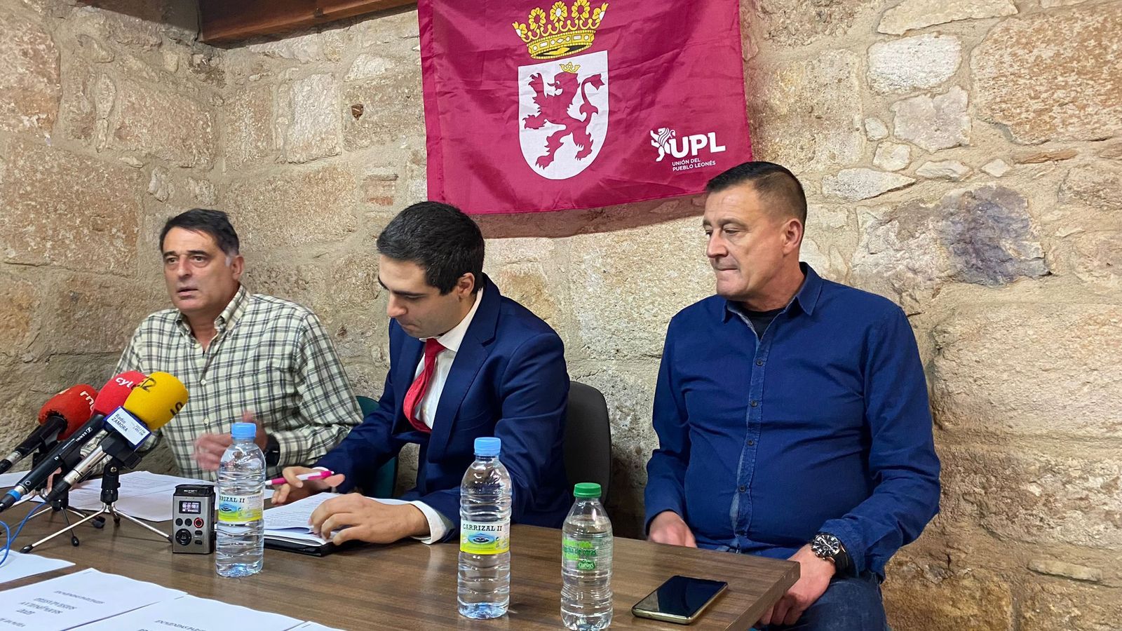 Representantes de UPL