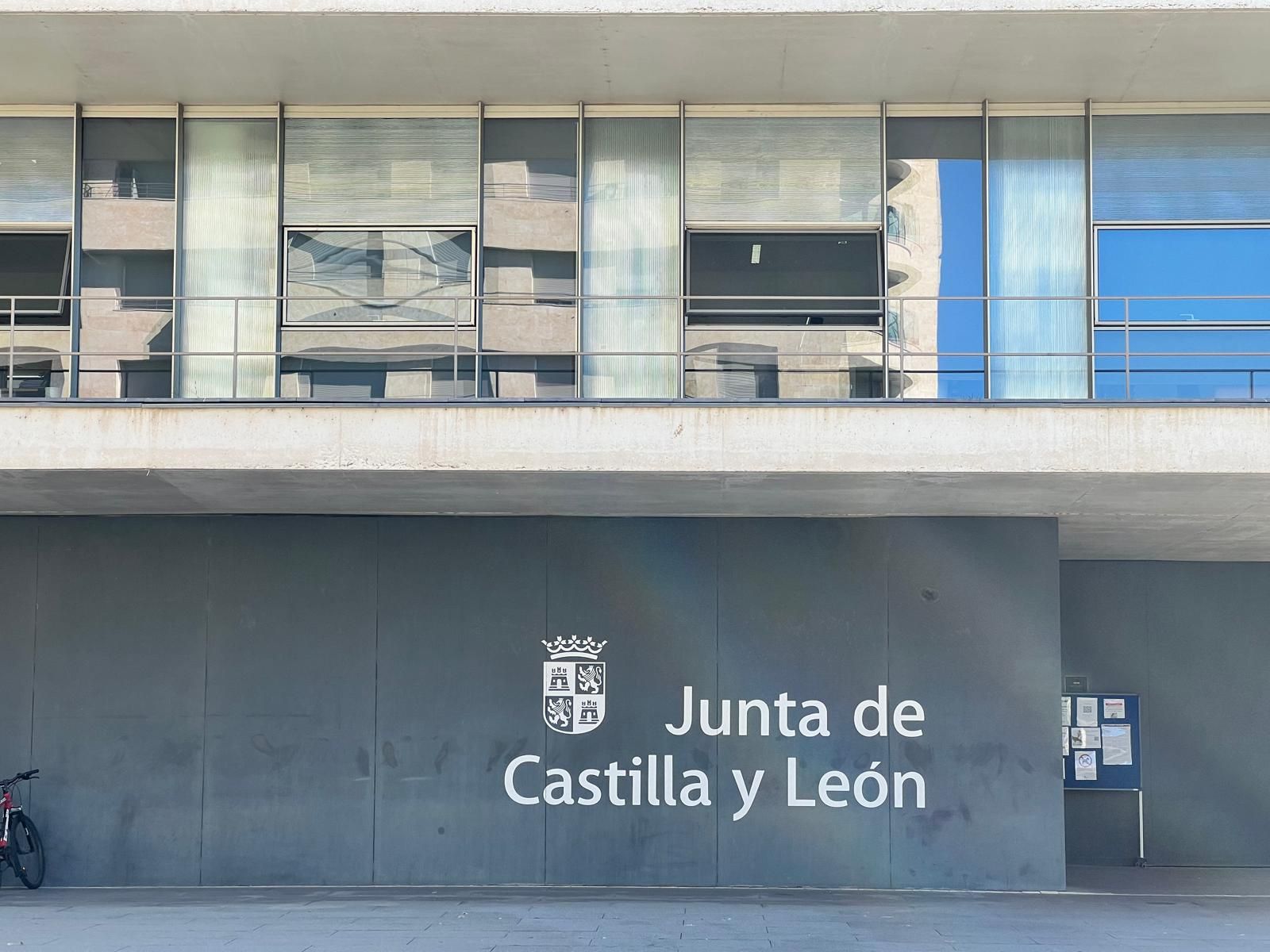 Fachada de la Delegación Territorial de Salamanca, Junta de Castilla y León. Foto SALAMANCA24HORAS